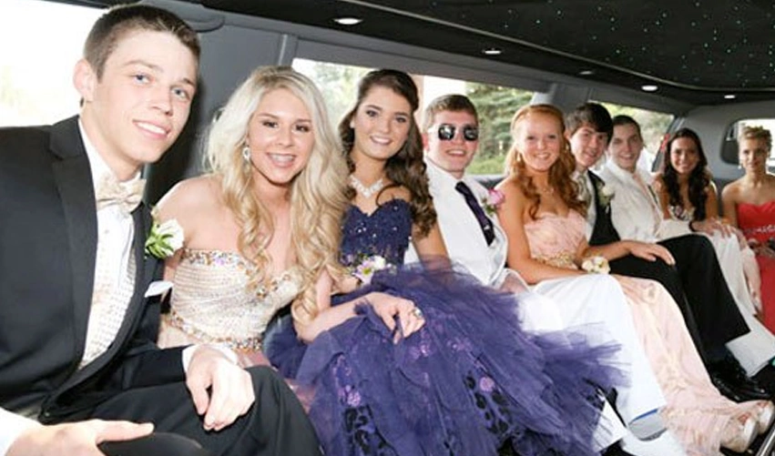 Book Prom Limo Service in Brampton, ON